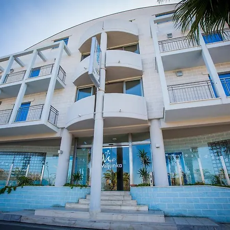 Aparthotel Miljunka 4*