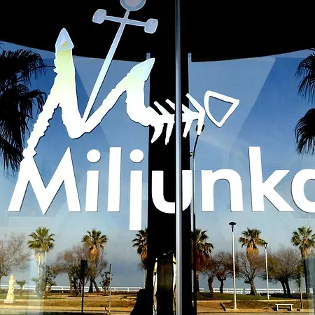 Aparthotel Miljunka 4*
