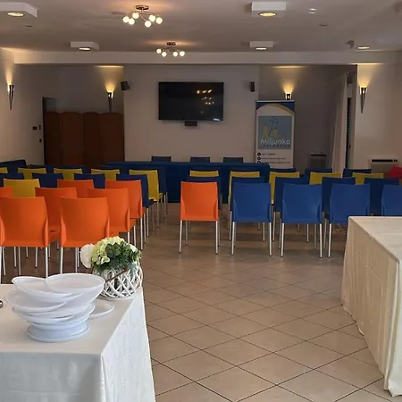 Miljunka Aparthotel SantʼAgata di Militello