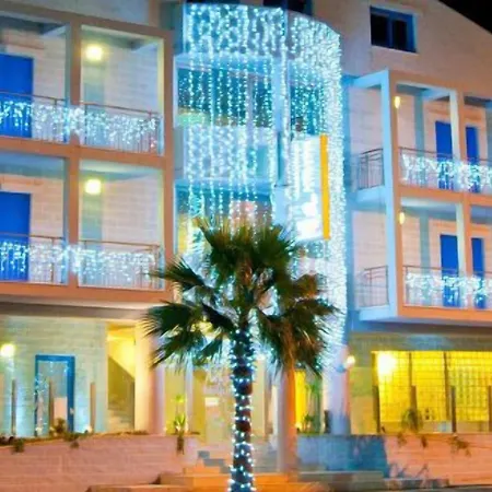 Miljunka Apartmanhotel 4*