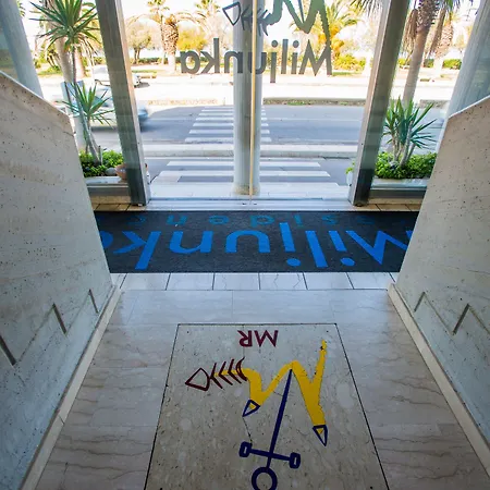 Apartmanhotel Miljunka SantʼAgata di Militello